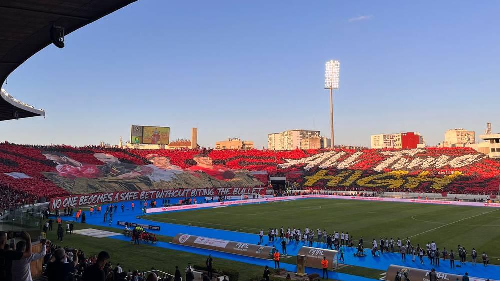 مراسل قناة "أون تايم سبورت" المصرية: "لم أر في حياتي مثل حماس جمهور الوداد.. الأجواء في الملعب كانت مرعبة ولاعبو الأهلي كانوا مهزوزين وخائفين"