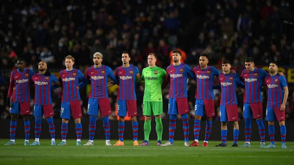 برشلونة يلجأ لتخفيض رواتب لاعبيه لتحسين الوضع الاقتصادي للنادي