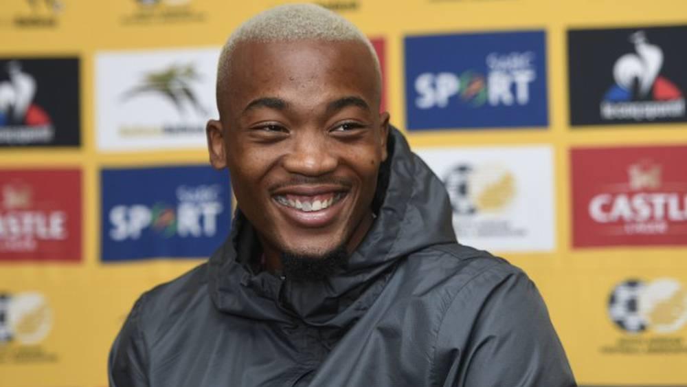 خانيسا مايو (لاعب جنوب أفريقيا): "أتطلع لمواجهة المغرب.. نحن مستعدون للمباراة وستكون تجربة شخصية رائعة لي"