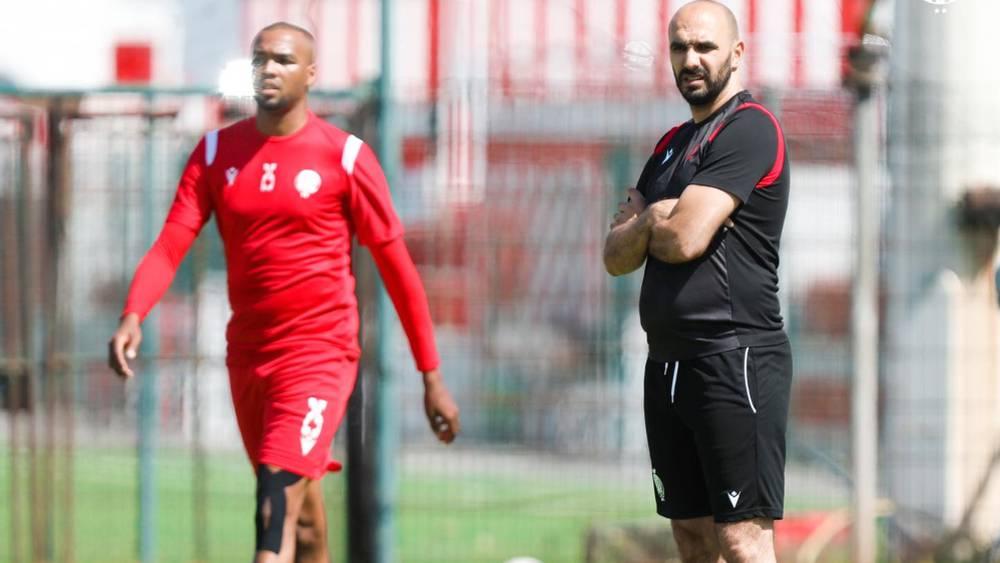 الركراكي يغيب عن تداريب الوداد الأسبوع المقبل بسبب مشاركته في الاختبار النهائي لنيل رخصة "كاف برو"