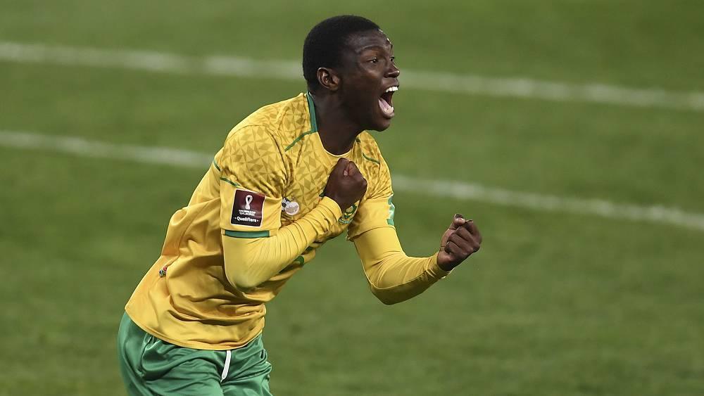 بونغوكوهلي (مهاجم المنتخب الجنوب أفريقي): "مواجهة المغرب مهمة ونسعى للعودة بالانتصار من قلب الرباط"