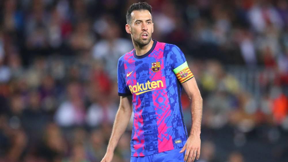 بوسكيتس: "عرفت بتخفيض راتبي من الصحافة وكنت أتمنى لو أخبروني في وجهي"