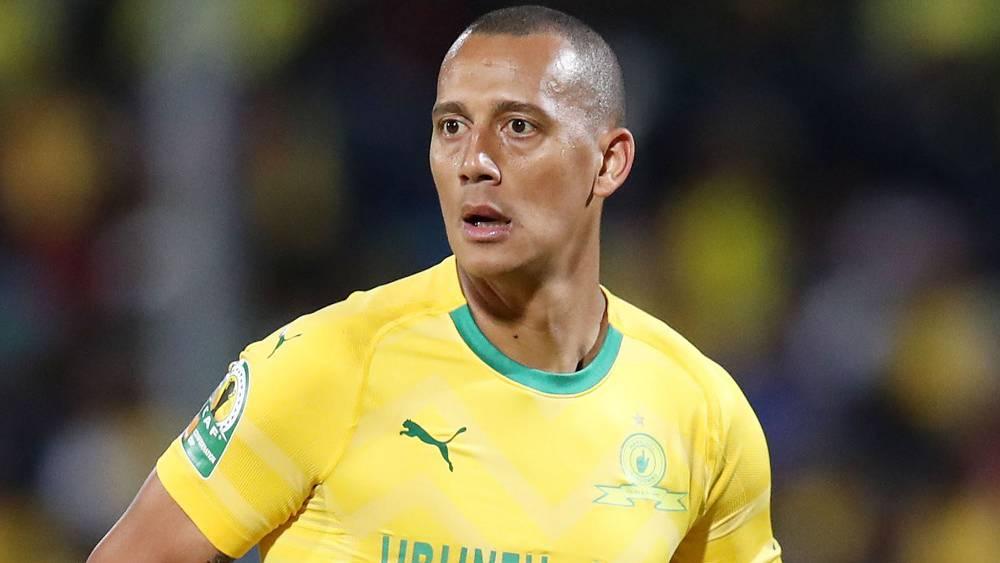 لاعب ماميلودي سان داونز السابق "أرندسي" يتحدث عن طريقة تعامل الفريق الجنوب أفريقي مع اللاعبين المتعاطين للكحول أثناء التداريب