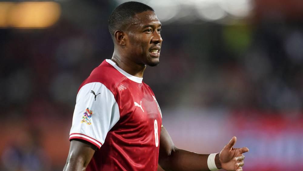 دافيد ألابا يتعرض لإصابة خلال مشاركته في مباراة النمسا وفرنسا