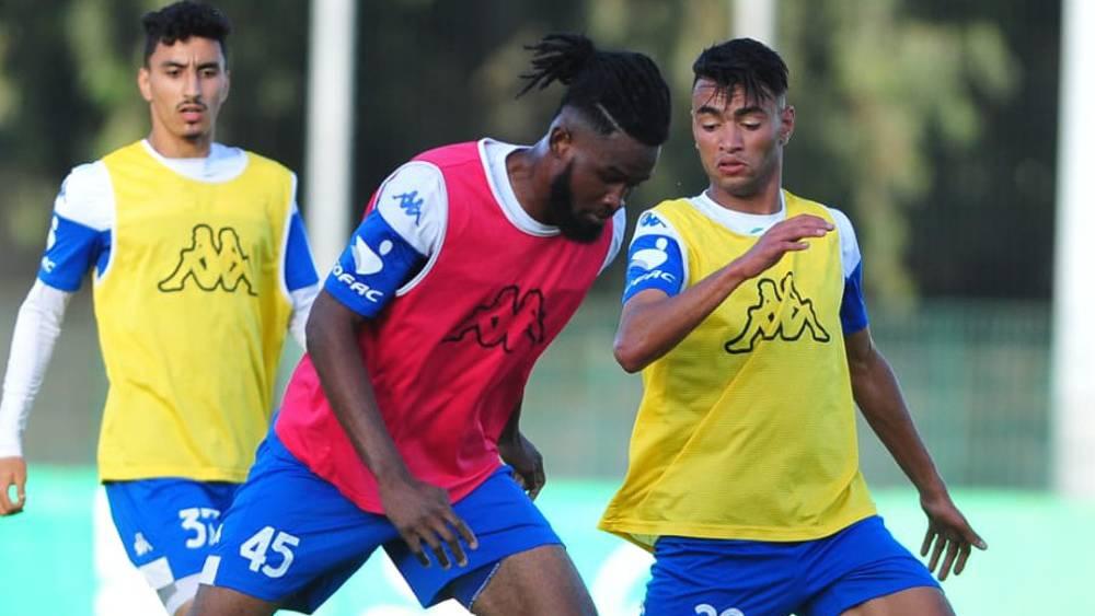 الرجاء يستأنف تداريبه غدا الإثنين بعد يوميْ راحة ويدخل معسكراً إعداديا بالصخيرات تأهباً لـ"الديربي"