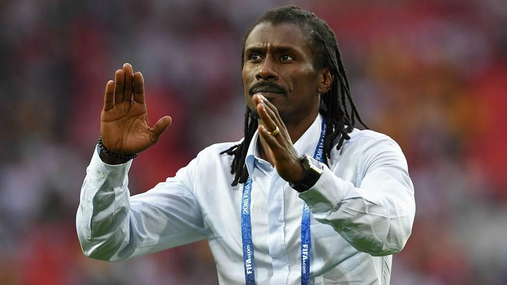 سيسي: "بعض اللاعبين أخبروني ألا أتصل بهم إن لم يكونوا أساسيين في المنتخب"