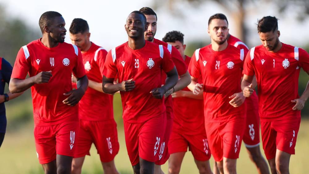 الوداد يدخل في معسكر "مغلق" بأحد فنادق البيضاء استعدادا للـ"ديربي"