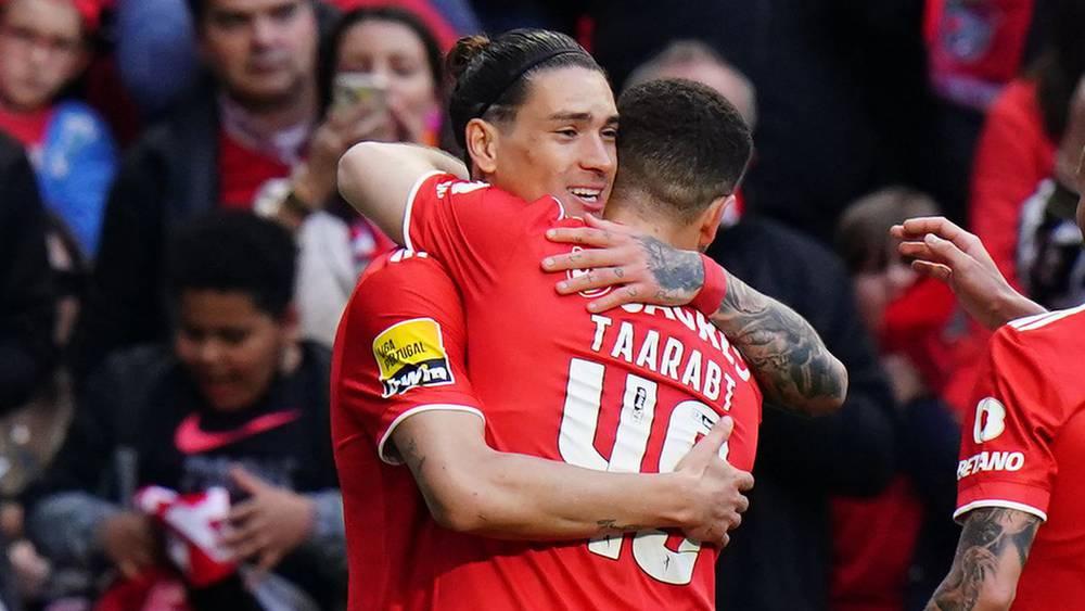 تاعرابت: "نونيز آلة مهووسة بتوقيع الأهداف.. أُحبّ المهاجمين الأنانيين مثله"