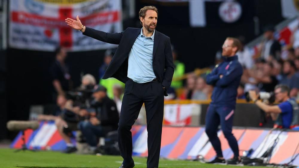 ساوثجيت يشعر بالألم من صافرات الجماهير الإنجليزية ضده بعد "الفضيحة" على يد المجر