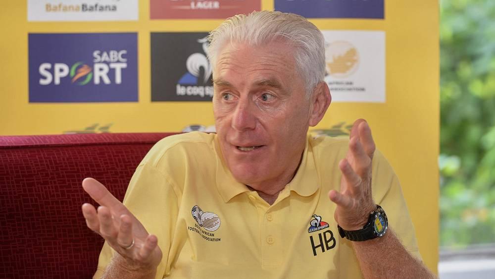 مدرب جنوب أفريقيا: "لم أفهم لماذا تحدث عني موسيماني وانتقدني وهو وسط مشاكل عديدة رفقة الأهلي بعد خسارة لقب العُصبة أمام الوداد!"