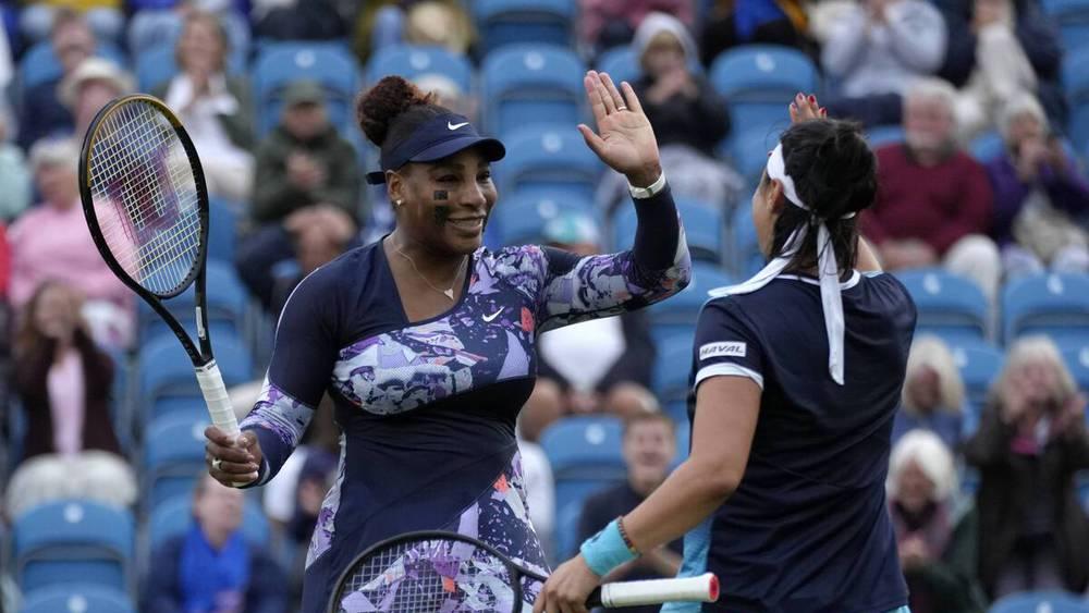 Eastbourne: Serena Williams rejoue et gagne, en double