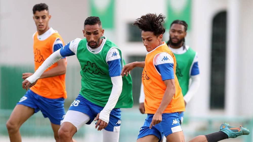 الهبطي ومدكور يشاركان في تداريب الرجاء استعدادا لمواجهة الجيش والإصابة تُغيب الهدهودي وأحداد ونغوما