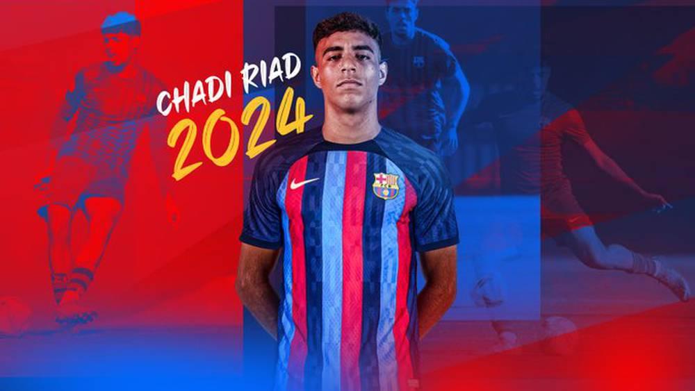 بعد تدربه مع الفريق الأول.. برشلونة يعلن عن تجديد عقد المغربي "شادي رياض" حتى 2024