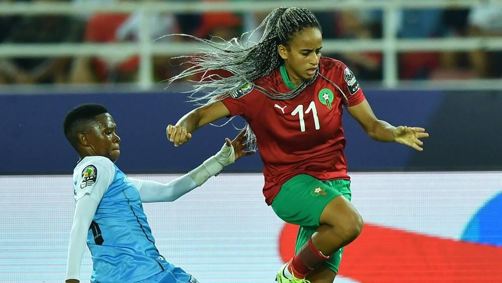 "الكاف" عن لاعبة المنتخب المغربي: "فاطمة تاغناوت.. النجمة المغربية التي يضيء أداؤها أمة"