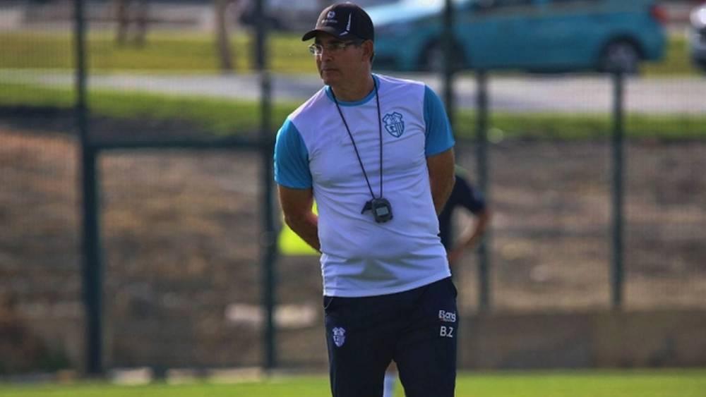 من بينهم لعشير وصروخ والحارس أوطاح.. الزاكي يضع 5 أسماء في لائحة المغادرين لاتحاد طنجة