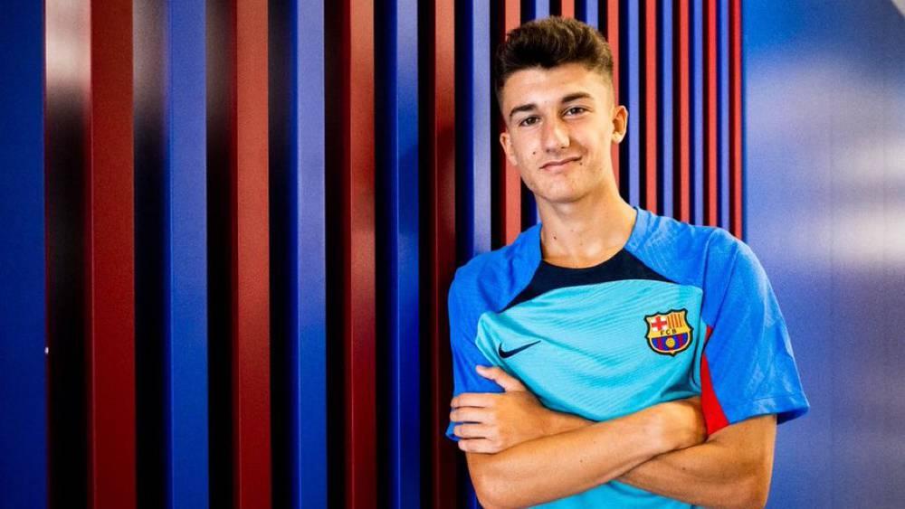 رسميًا/ برشلونة يضم "أوناي هيرنانديز" من جيرونا
