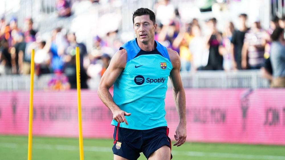 تشكيلة برشلونة في "الكلاسيكو".. ليفاندوفسكي يقود خط الهجوم إلى جانب فاتي ورافينيا