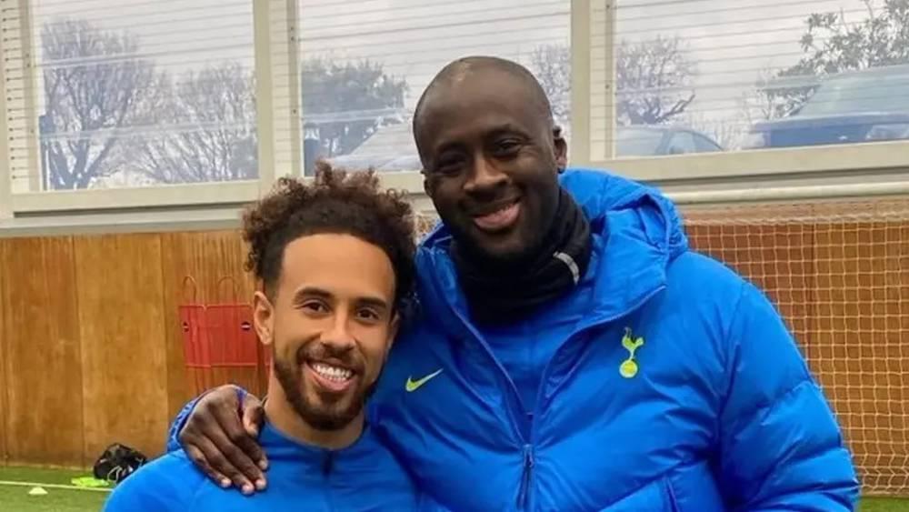 يايا توريه يدخل عالم التدريب عبر بوابة الفئات السنية لنادي توتنهام