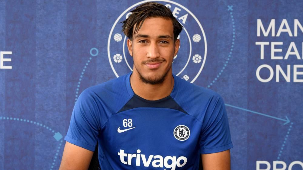 المغربي سامي تلمساني يجدد عقده مع تشيلسي حتى 2025 ويواصل اللعب مع "فريق تحت 23 سنة"