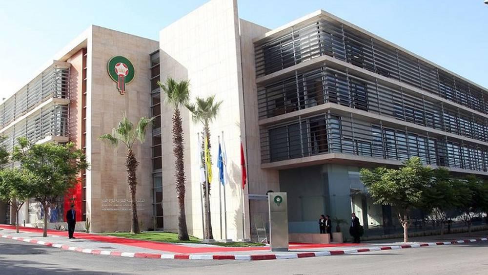 من بينها اتحاد طنجة والمغرب الفاسي.. أندية وطنية موضوع شكاوي من لاعبيها في غرفة النزاعات لاستخلاص مستحقاتهم