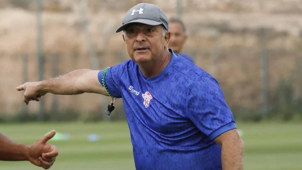 باكيتا يقترح على إدارة حسنية أكادير التعاقد مع مهاجم كولومبي