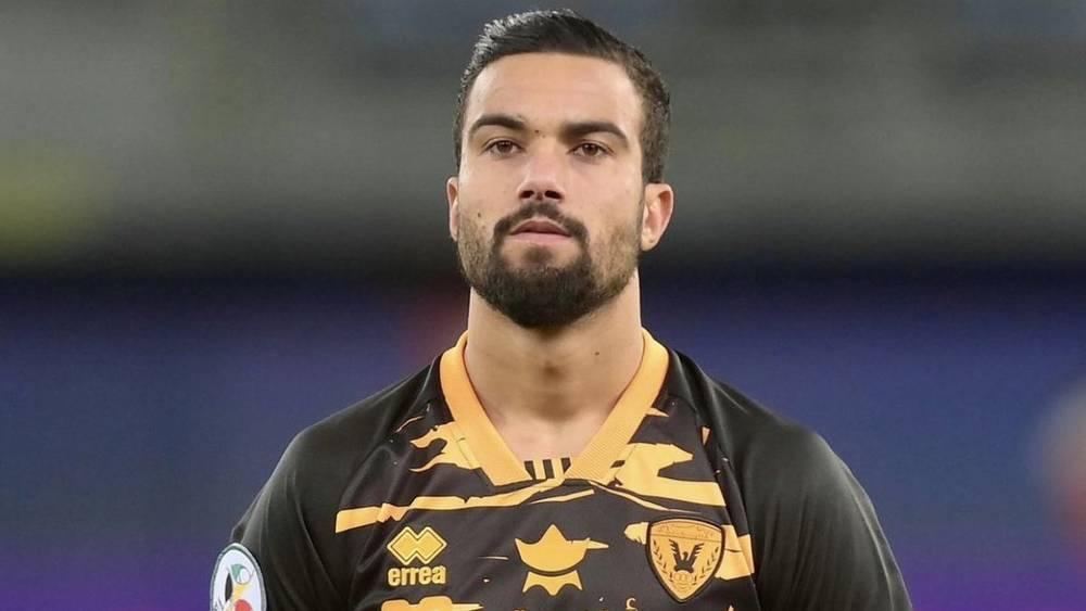 رسميا/ حسنية أكادير تستعير التونسي حسام السويسي من القادسية الكويتي لموسم واحد