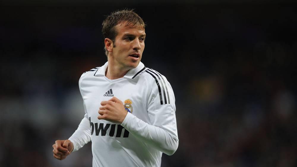 فان دير فارت: "برشلونة مثل المافيا من العار أن تلعب من أجلهم"