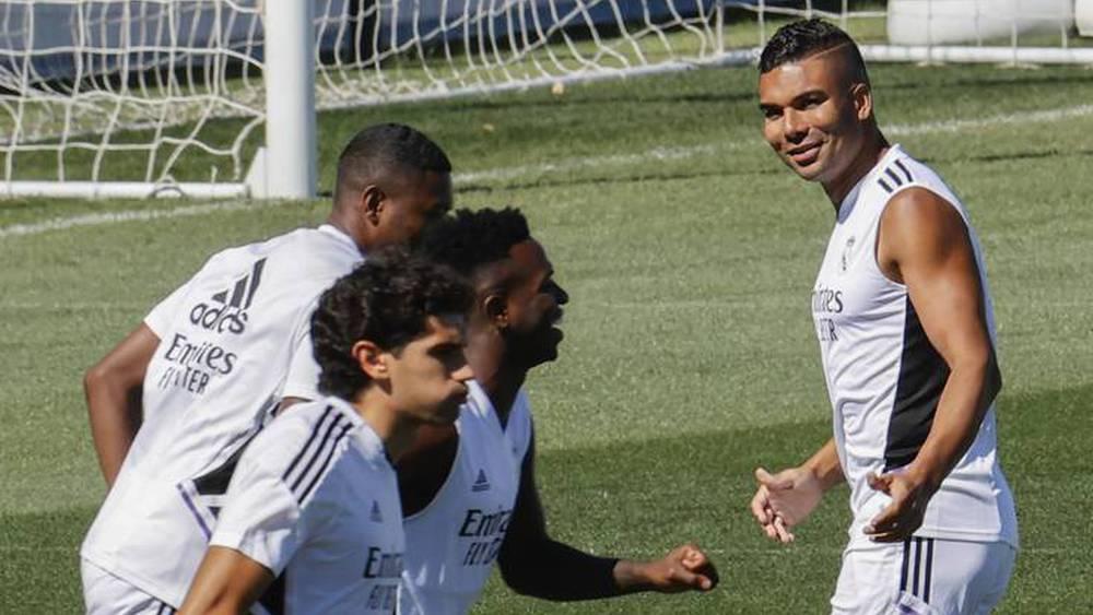 كاسيميرو يشارك في تداريب ريال مدريد قبل إتمام صفقة انتقاله إلى مانشستر يونايتد