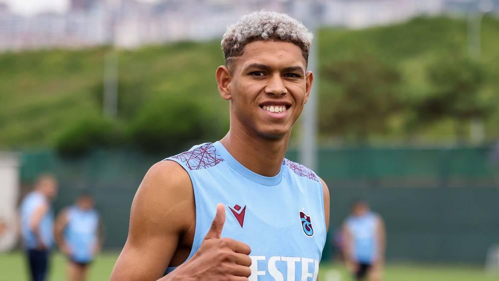 بعد أول حصة تدريبية مع الفريق.. منتصر لحتيمي حاضر في قائمة طرابزون سبور لمواجهة أنطاليا سبور غدا السبت