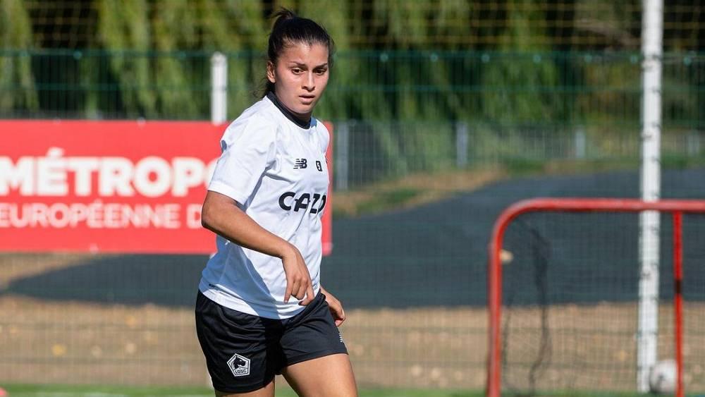 رسميا/ لاعبة المنتخب المغربي نسرين الشاد توقع في كشوفات ليل الفرنسي بعد 7 مواسم قضتها في سانت إتيان