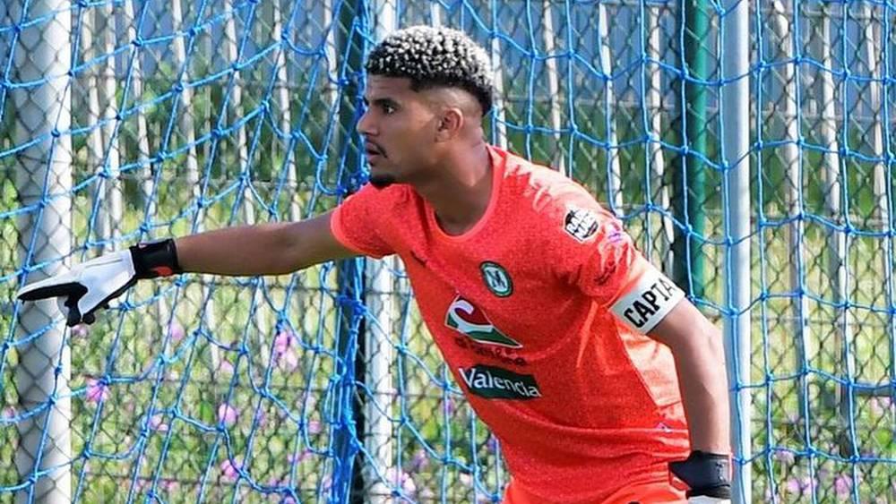 الجيش الملكي يحسم صفقة حارس سطاد المغربي أيوب بولبير