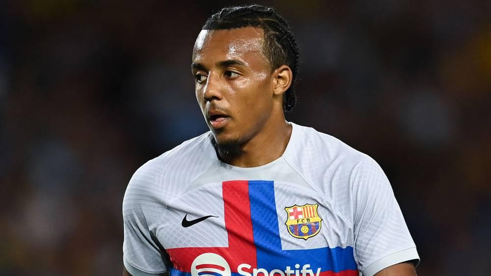 برشلونة أمام ثلاثة حلول من أجل تسجيل عقد "جول كوندي"