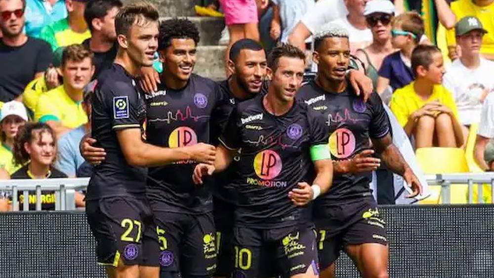 مدرب تولوز: "أبو خلال لاعب متعدد المراكز واعتمدت عليه كظهير أيسر في مواجهة نانت بسبب الإصابات"