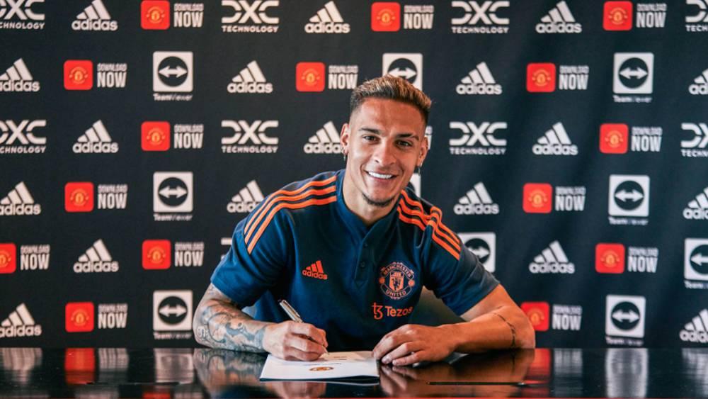 مانشستر يونايتد يُسجل "أنتوني" رسميًا ولحاقه بمباراة آرسنال بات "مؤكدًا"