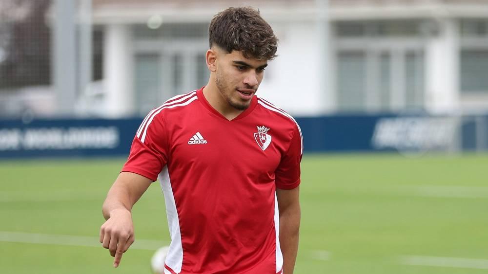 الزلزولي: "أشكر أوساسونا على ثقته بي وهذا الفريق سيساعدني على التطور كلاعب كرة قدم"