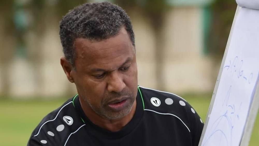 تشكيلة الدفاع الجديدي في مواجهة الوداد.. الشابي يعتمد على شيشان والمفتول ويدفع بجمعة في خط الهجوم