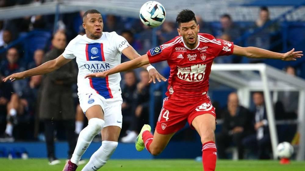 الدوري الفرنسي/ باريس سان جيرمان يواصل صدارته بانتصار على بريست في مباراة عرفت مشاركة حكيمي كأساسي وداري كبديل