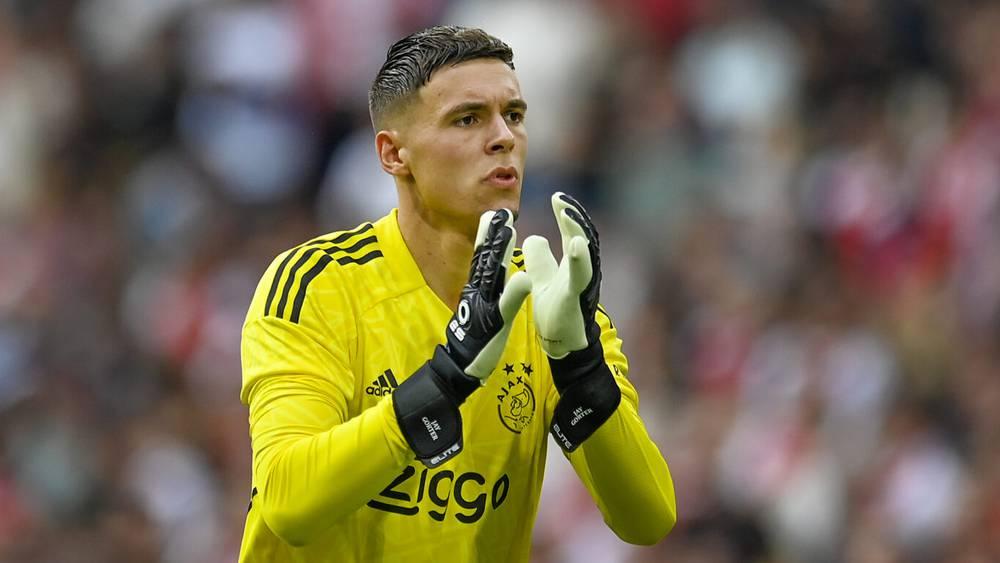 عدم الرد "السريع" على رسائل مدربه في "واتساب" يكلفه الاستبعاد من قائمة منتخب هولندا "تحت 21 سنة"!