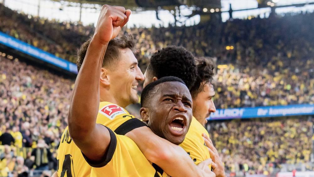 دورتموند يستغل تعثر بايرن وينفرد مؤقتا بصدارة "البوندسليجا"