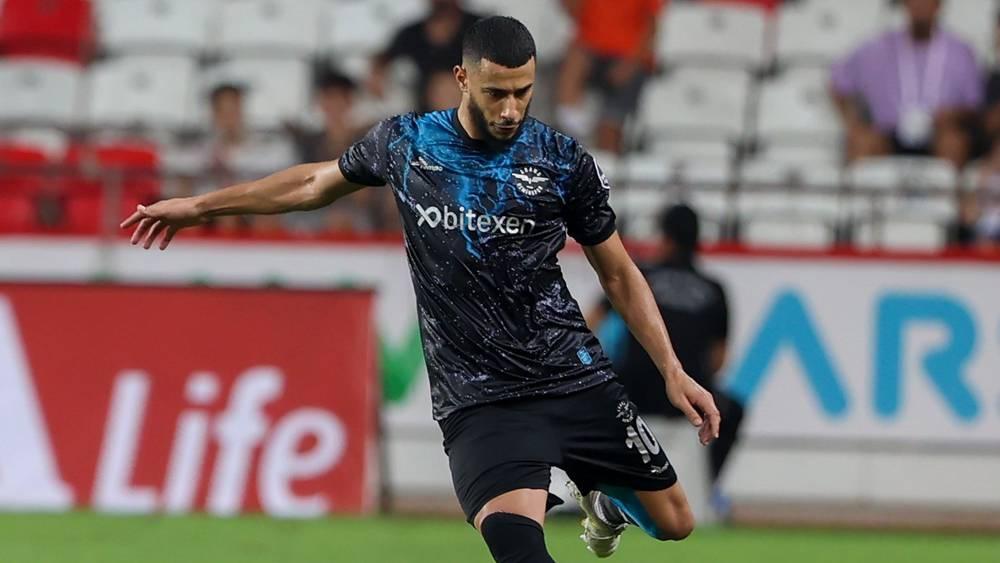 بلهندة يُسجل هدفه الرابع في الدوري التركي هذا الموسم ويساهم في انتصار فريقه أضنة دمير سبور على مضيفه أنطاليا سبور (0-3)