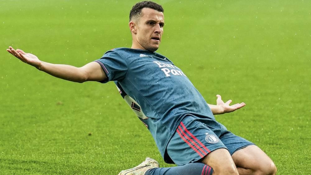 إدريسي يُحرز هدفه الأول في الدوري الهولندي هذا الموسم وفريقه فينورد ينهزم أمام مضيفه بي إس في آيندهوفن (4-3)