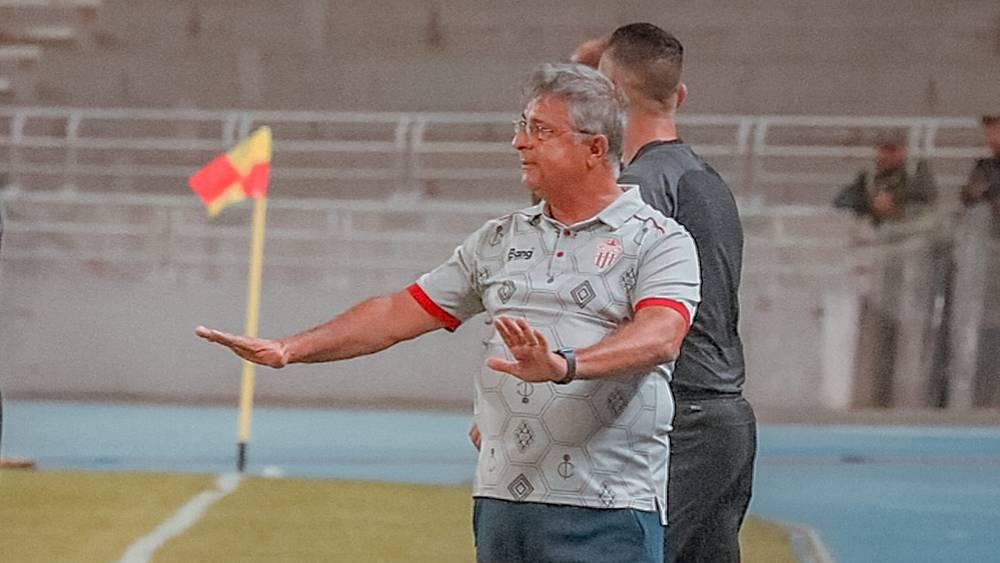 البرازيلي باكيتا: "سنعمل أكثر على البقاء في المراتب الأولى بجدول ترتيب الدوري وسر كرة القدم في الجمهور"