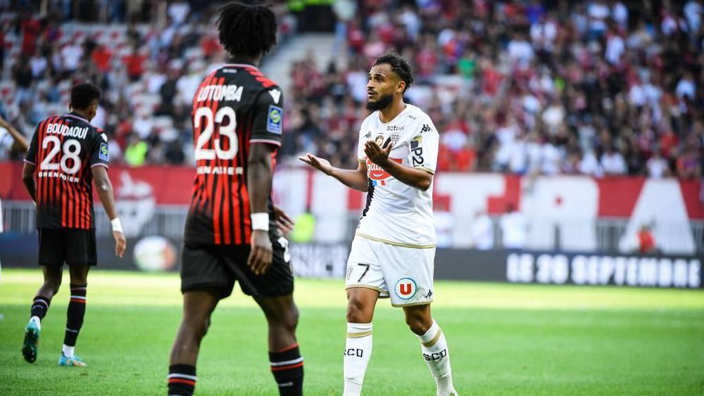 الدوري الفرنسي/ بوفال يطرد في مباراة دخلت التاريخ بأسرع حالة طرد عبر التاريخ بعد 9 ثوانٍ فقط!