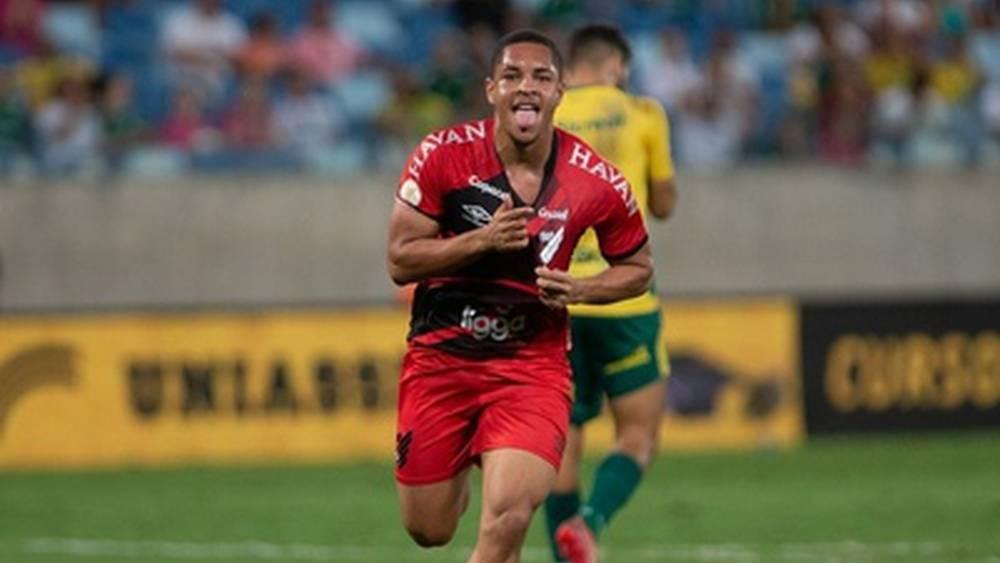 Le Barça et le Real Madrid surveillent de près le nouveau talent brésilien