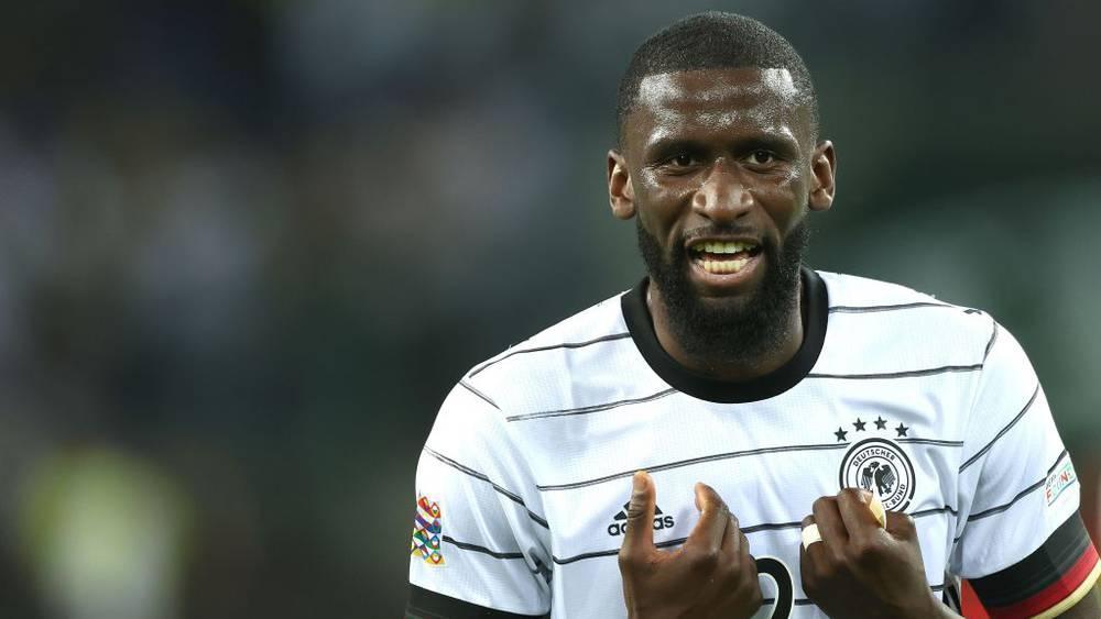 روديغير منتقدًا تنظيم كأس العالم بقطر: "الأموال تلعب دورها في كرة القدم"