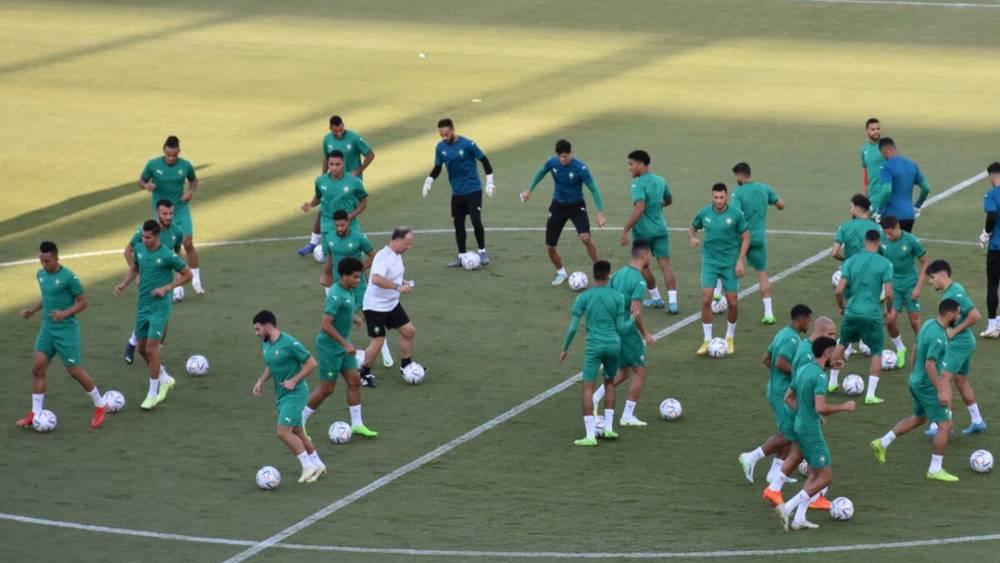 المنتخب المغربي يجري مرانه بمركز تداريب ريال بيتيس قبل يوميْن من مواجهة الباراغواي وديا