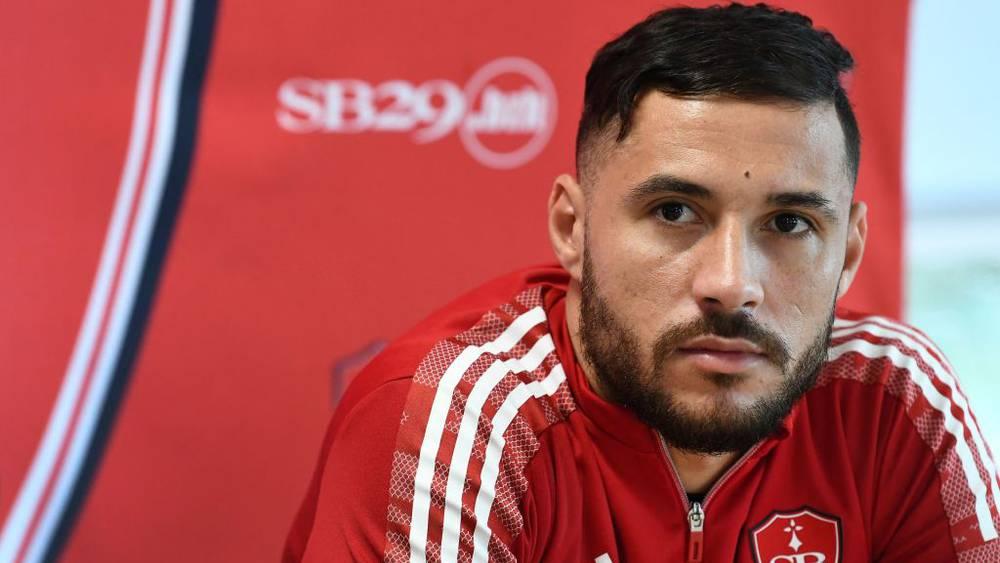 رسميا/ بريست يوافق على طلب بلايلي بفسخ عقده "بسبب بعده عن عائلته"