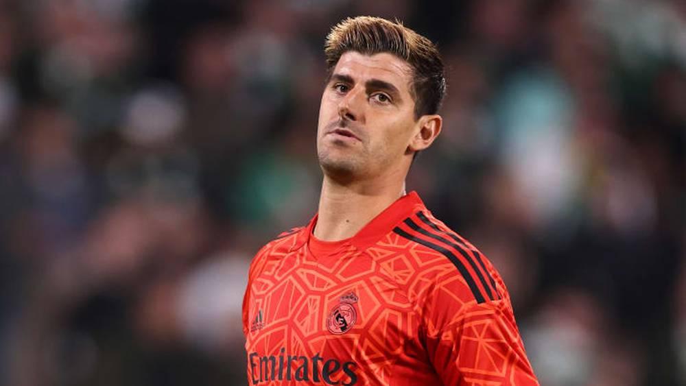 رسميا/ ريال مدريد يعلن إصابة حارسه البلجيكي تيبو كورتوا