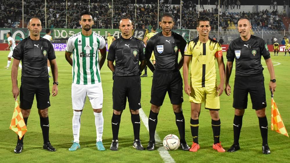 المغرب الفاسي يحتج على التحكيم في مباراته ضد الدفاع الحسني الجديدي