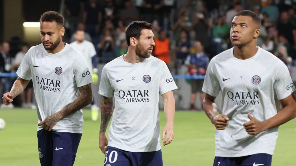 علاقته مع نيمار ورفض لعب دور رأس الحربة.. 3 أسباب أدت إلى "غضب" مبابي في باريس سان جيرمان